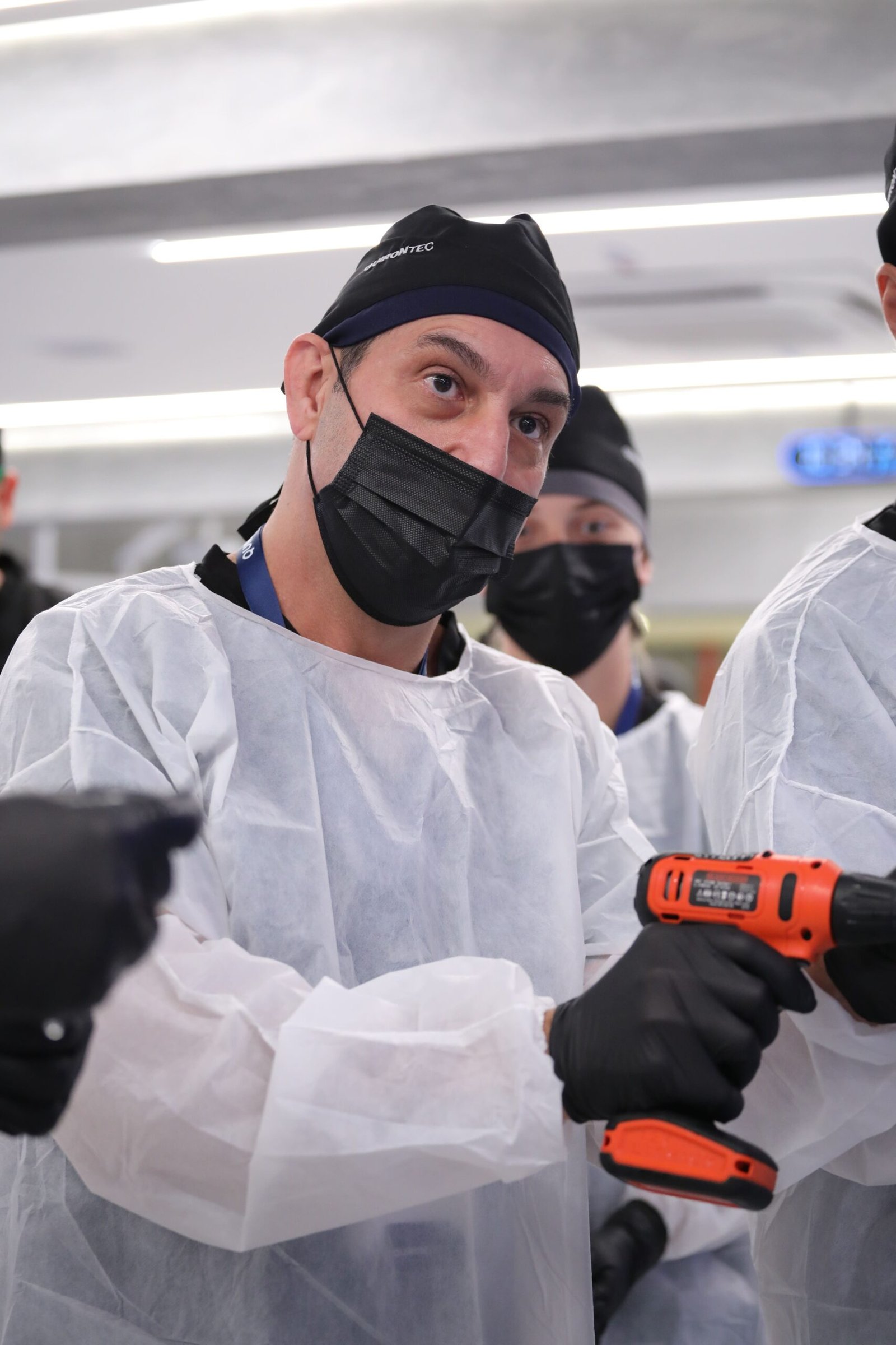 Prática em cadáver fresco — Centro de Treinamento Quirontec