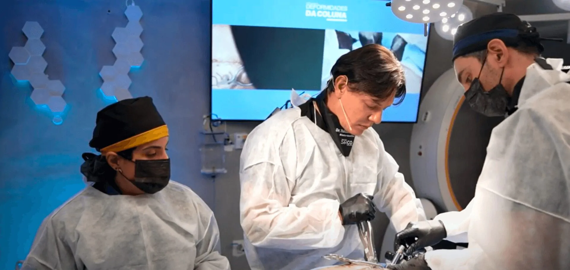 Deformidades da Coluna — Cadaver Lab